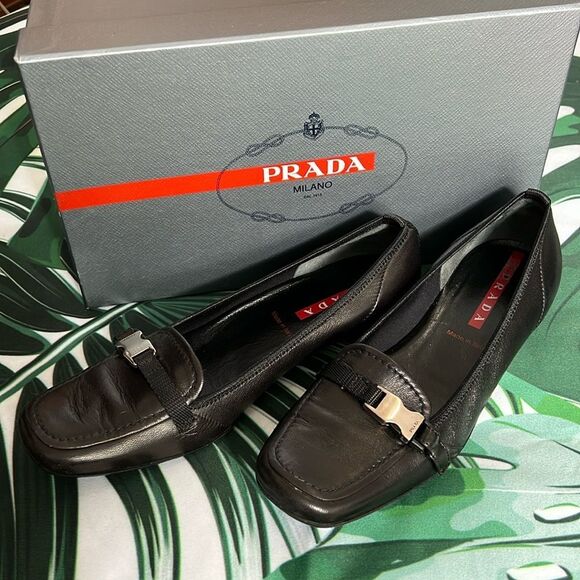 Prada Milano, black loafer with small buckle detail made in Italy - Picture 1 of 6